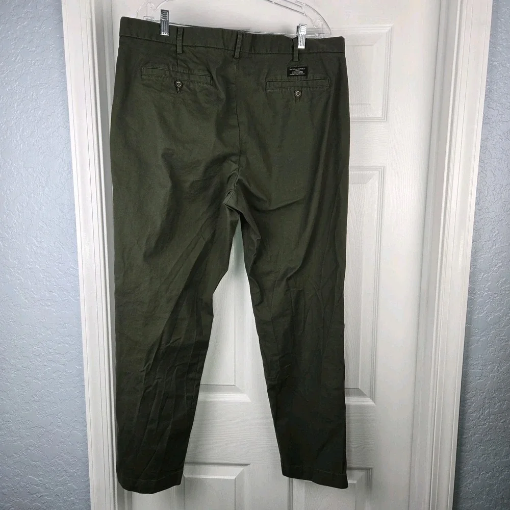 Banana Republic Mens Olive Green Straight Mason Chino‎ Pants Size 38X32 cotton